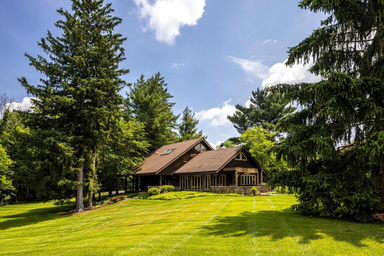Baywood Conference And Lodging Center Coraopolis Exterior photo
